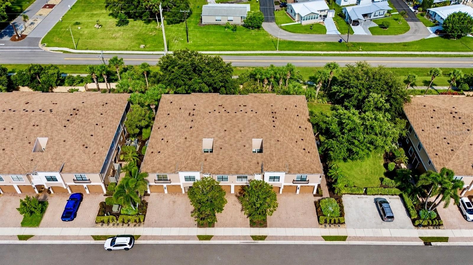 4033 OVERTURE CIR