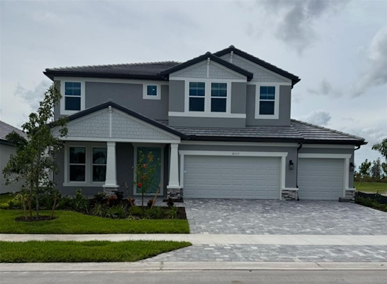 8557 WHITE HAWK PL