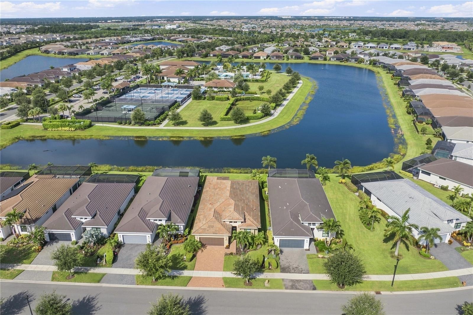 4925 SURFSIDE CIR