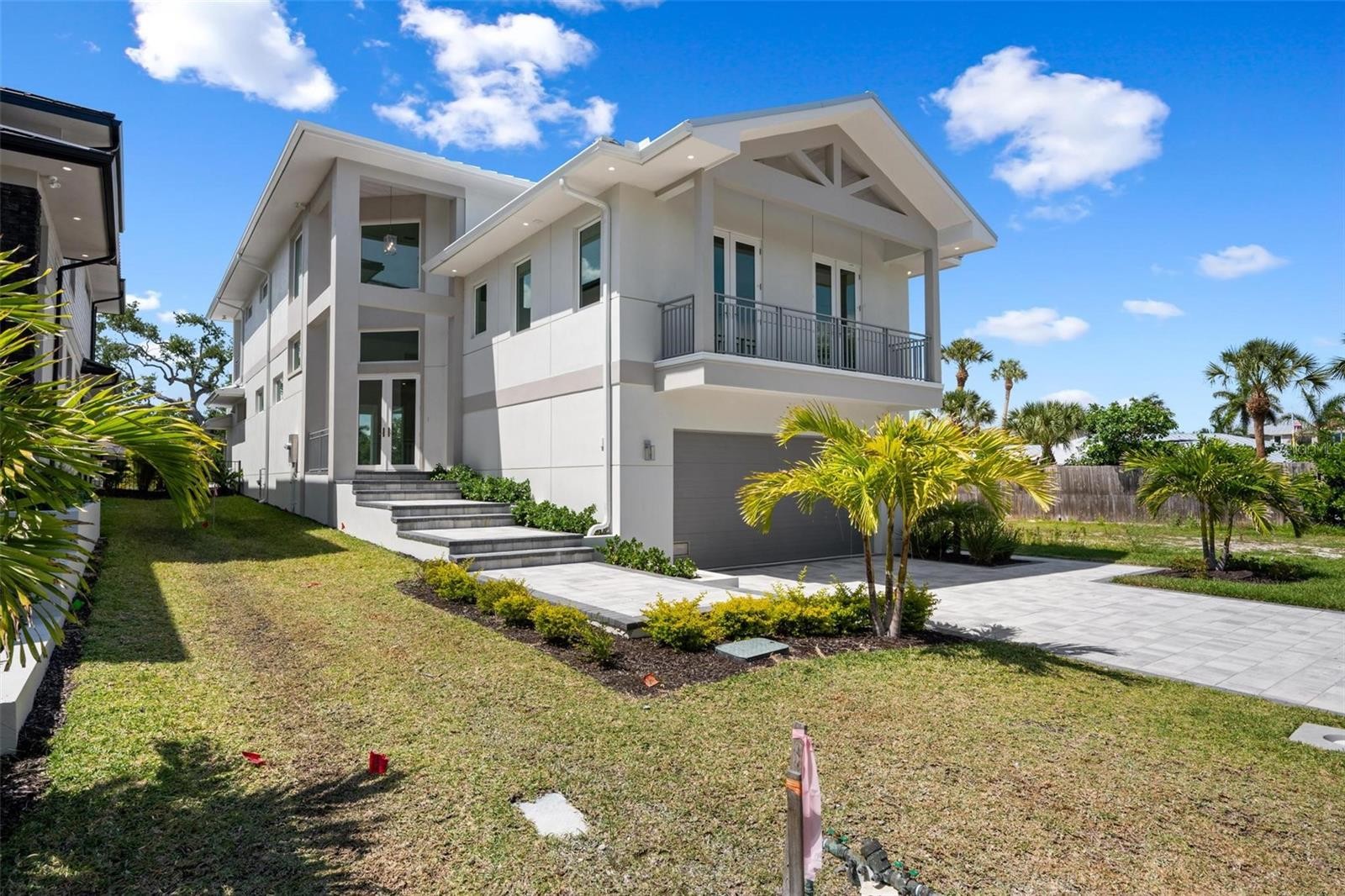 533 VENICE LN