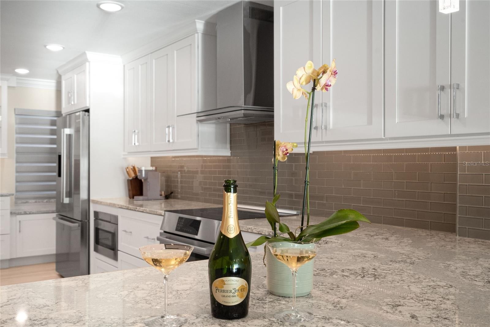 19 WHISPERING SANDS DR #1105