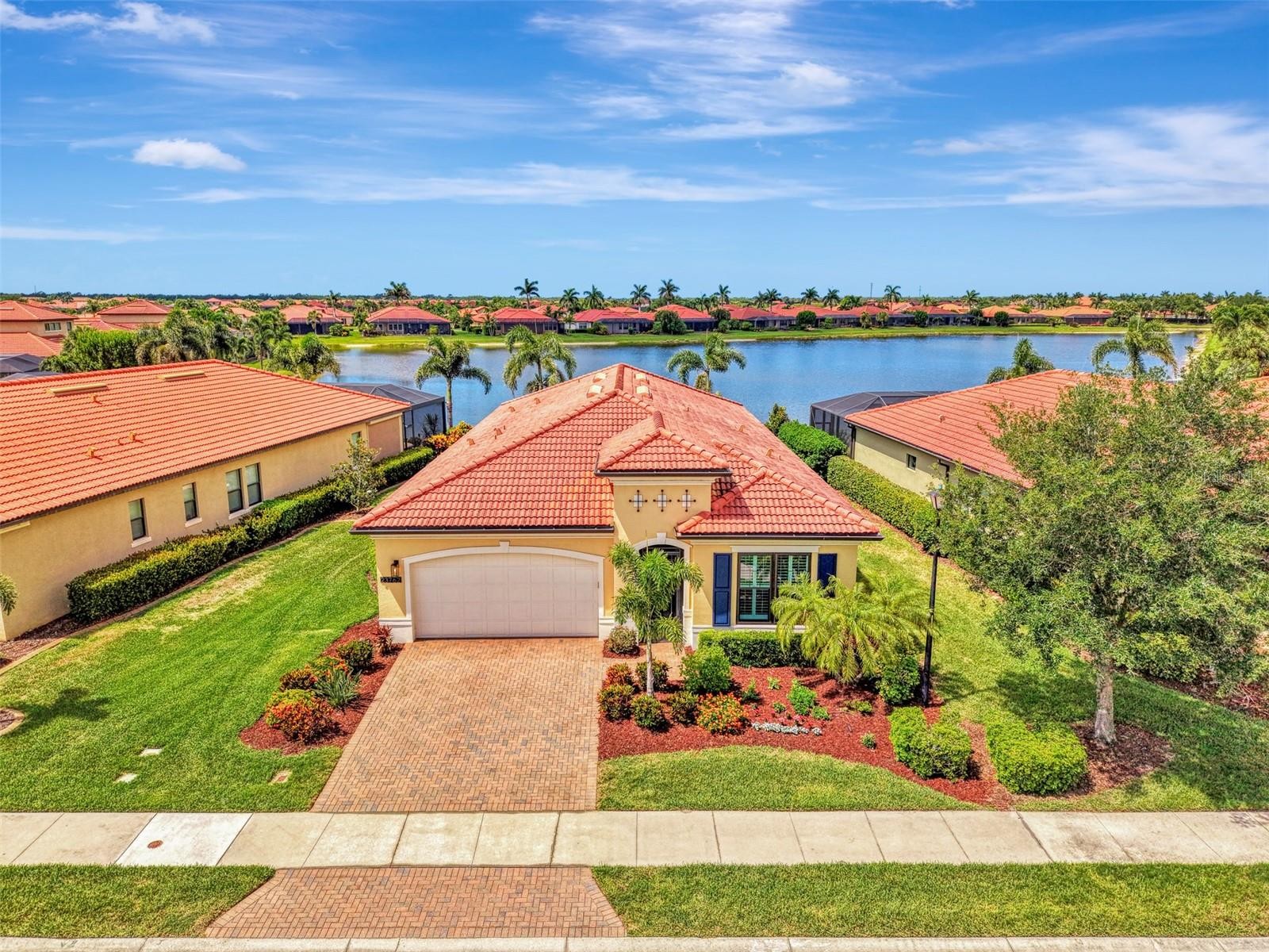 23762 WAVERLY CIR
