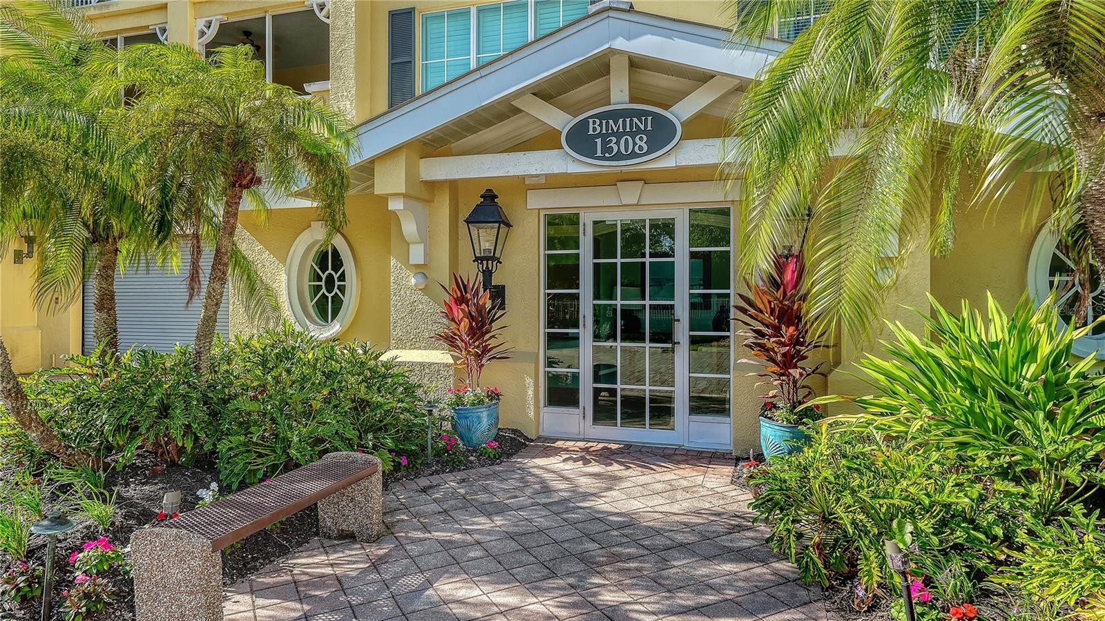 1308 OLD STICKNEY POINT RD #W23