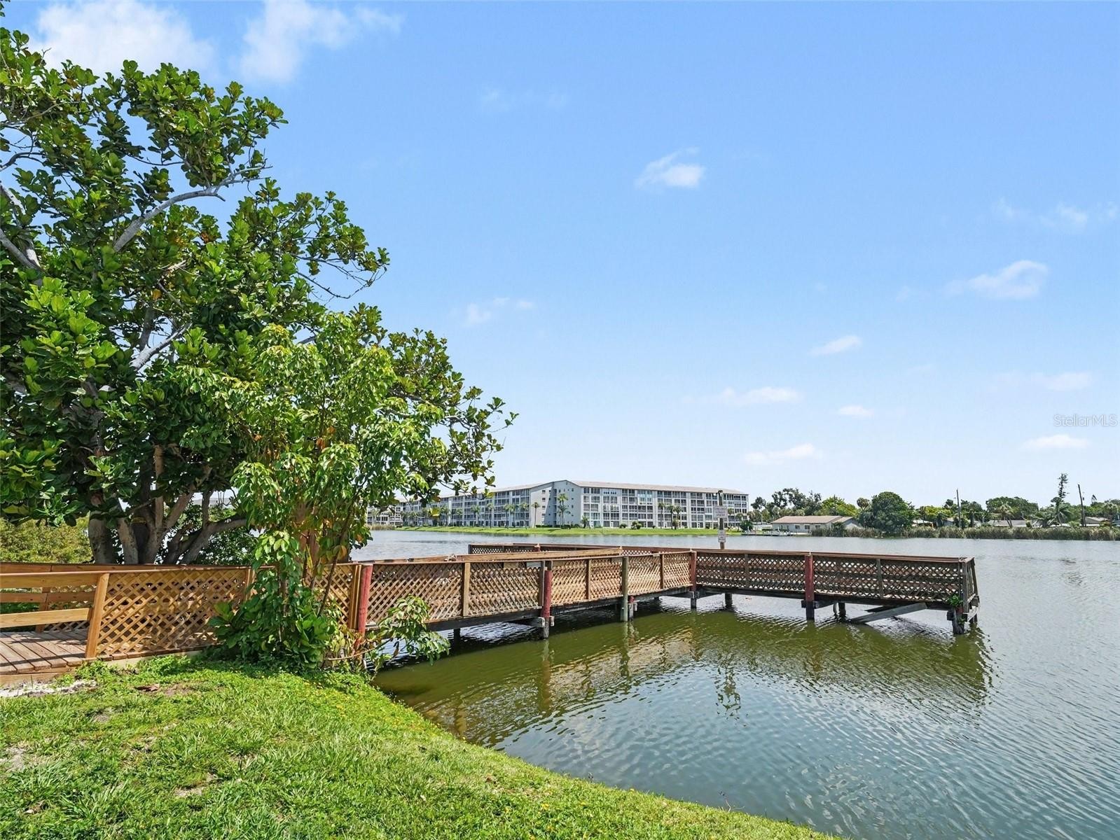 4023 LAKE BAYSHORE DR #112