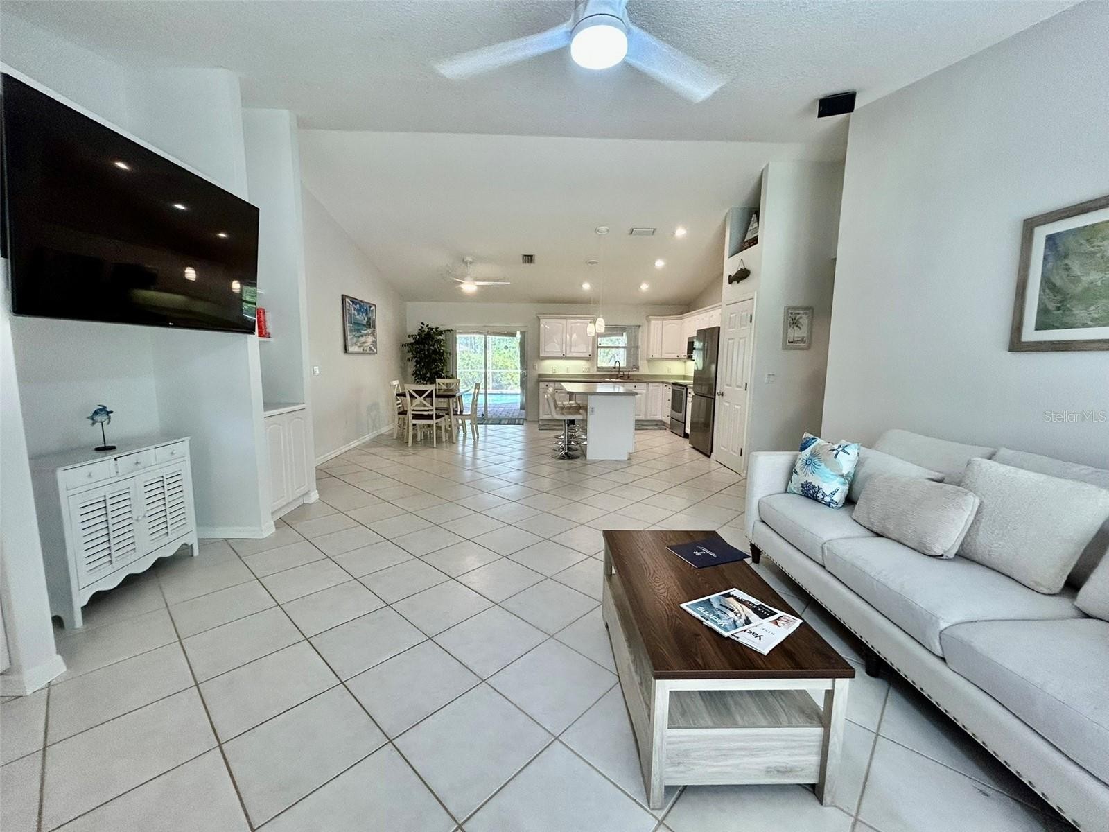 142 SOLANA ST