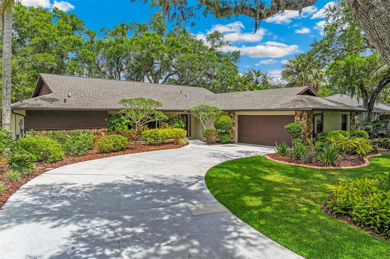 4587 FRIAR TUCK LN