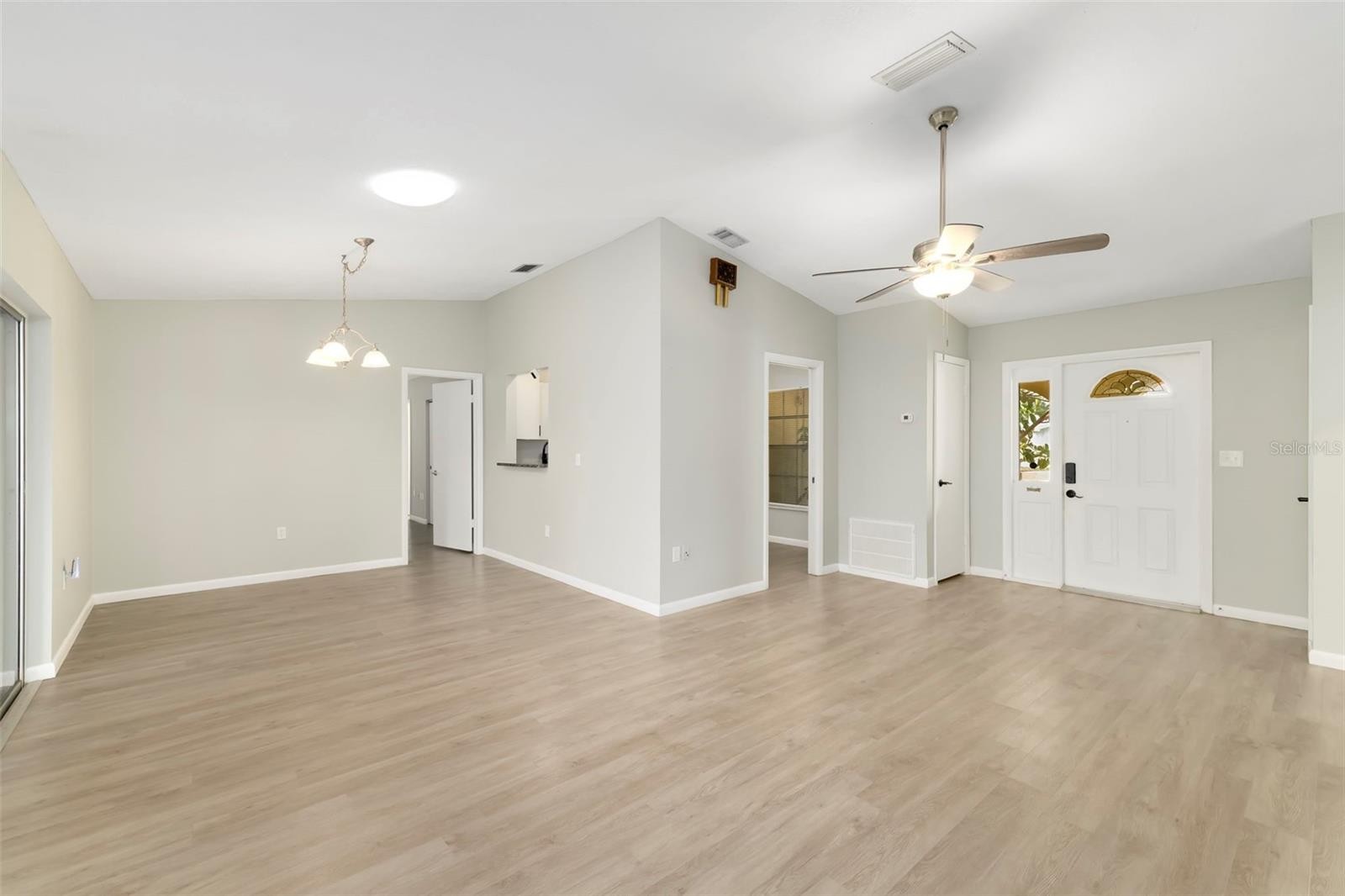 3905 SANDPOINTE DR
