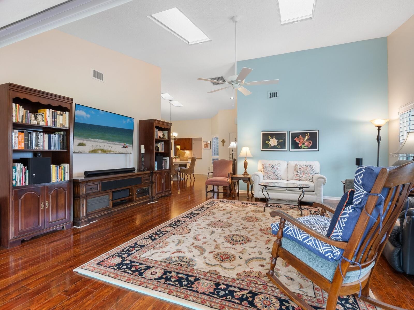 4004 WILSHIRE CIR E #89