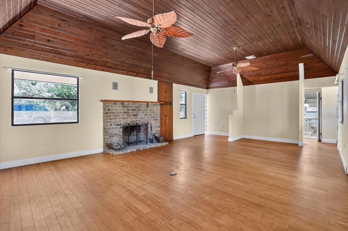 811 SARABAY RD
