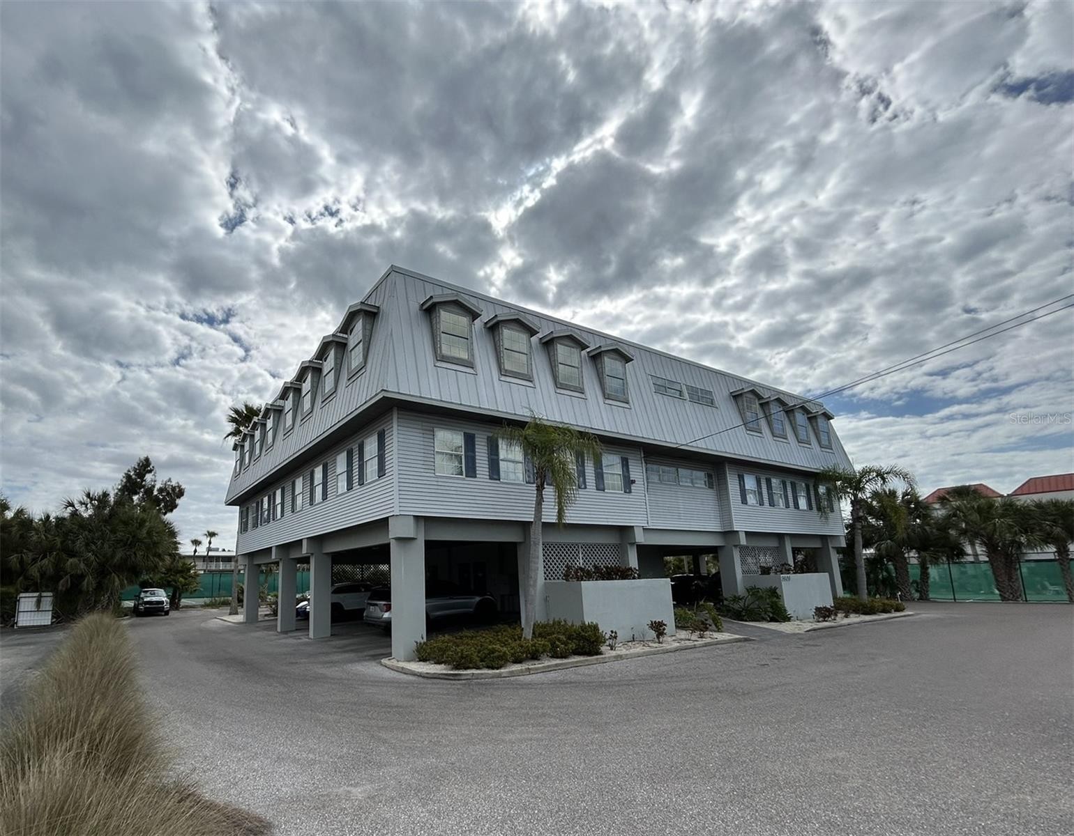 3909 E BAY DR #4