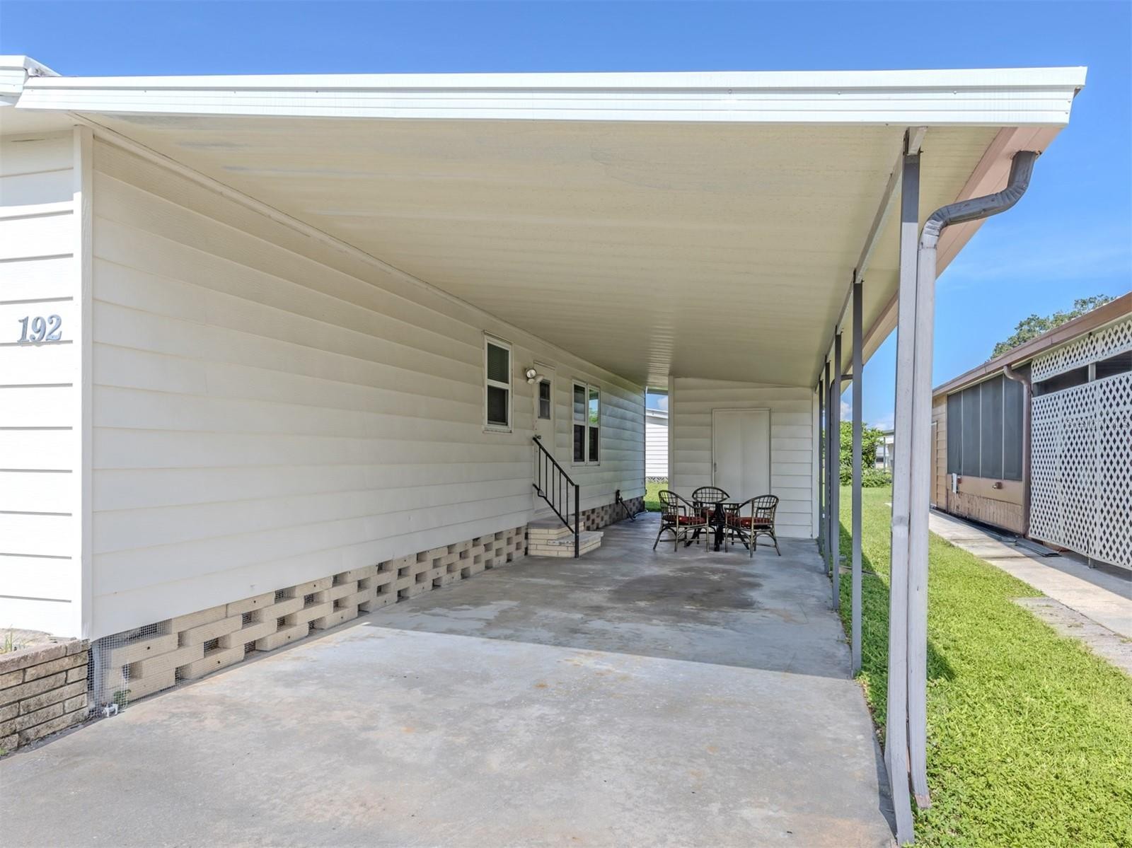 192 PALM HARBOR DR