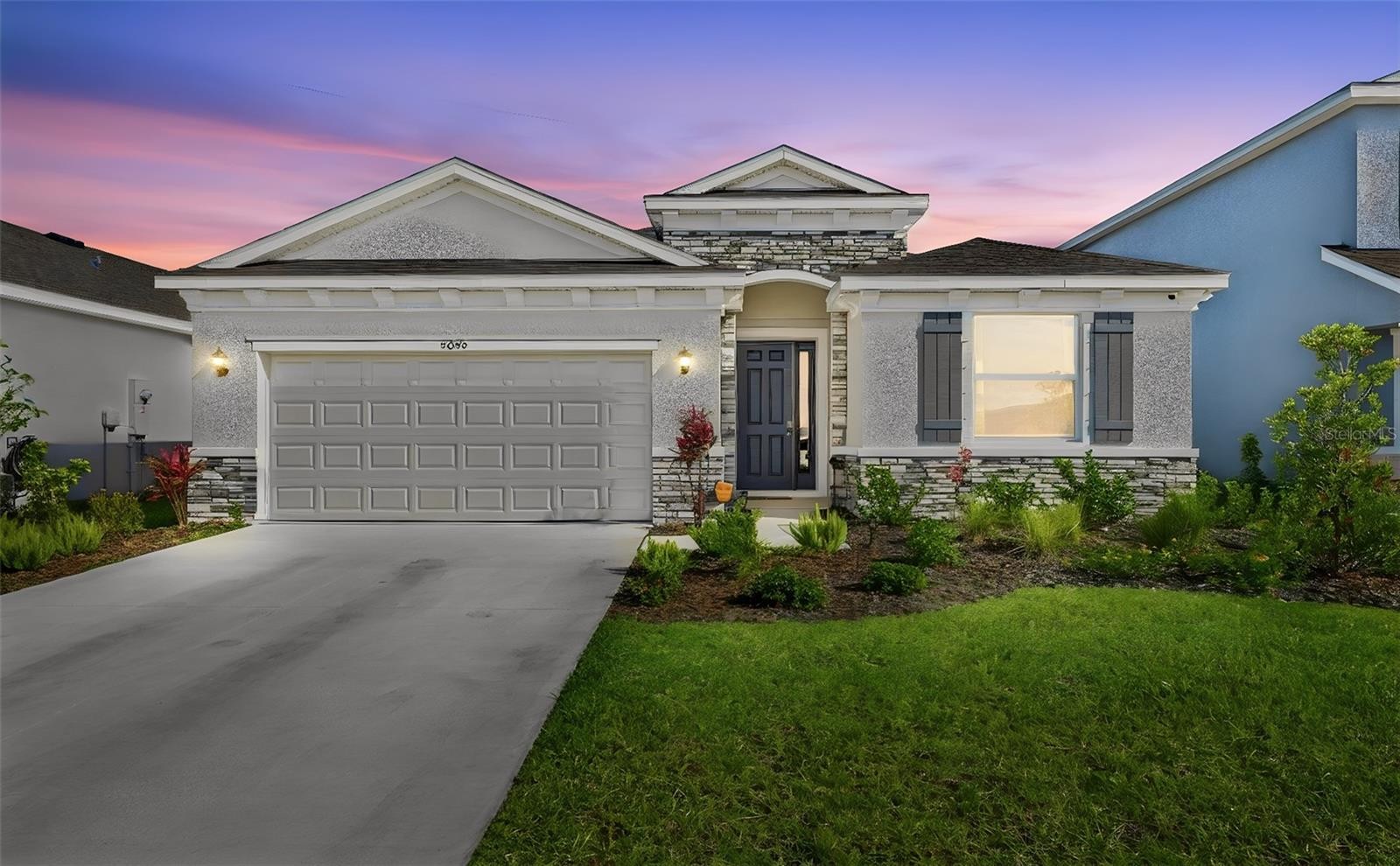 5640 SILVER MOONLIGHT DR