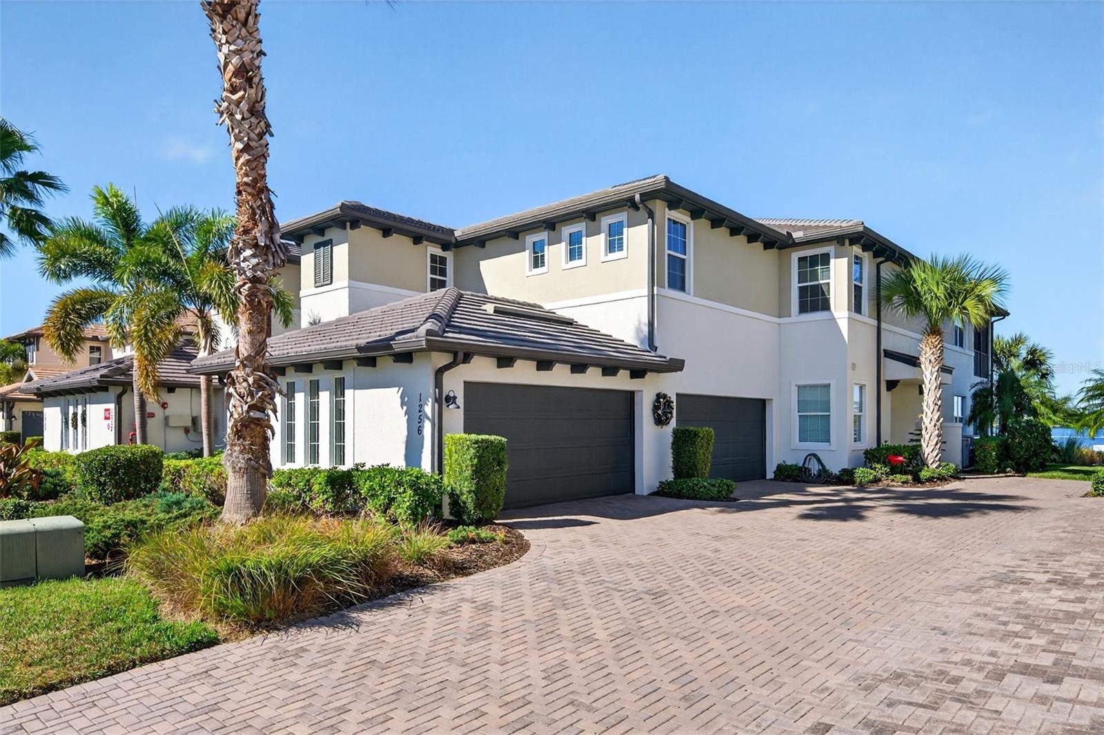 1254 RIVERSCAPE ST #D