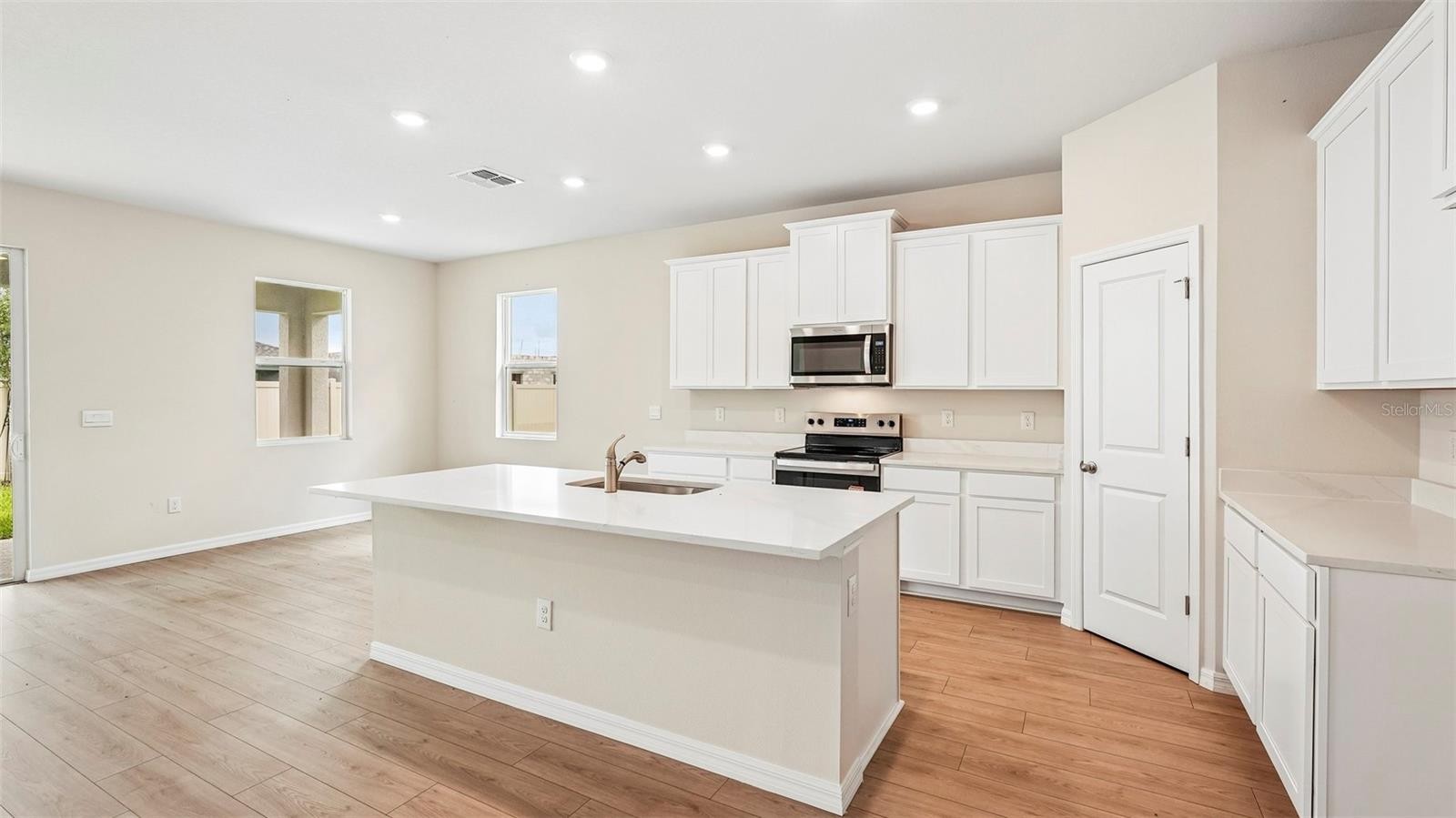 2830 FISHERY CT