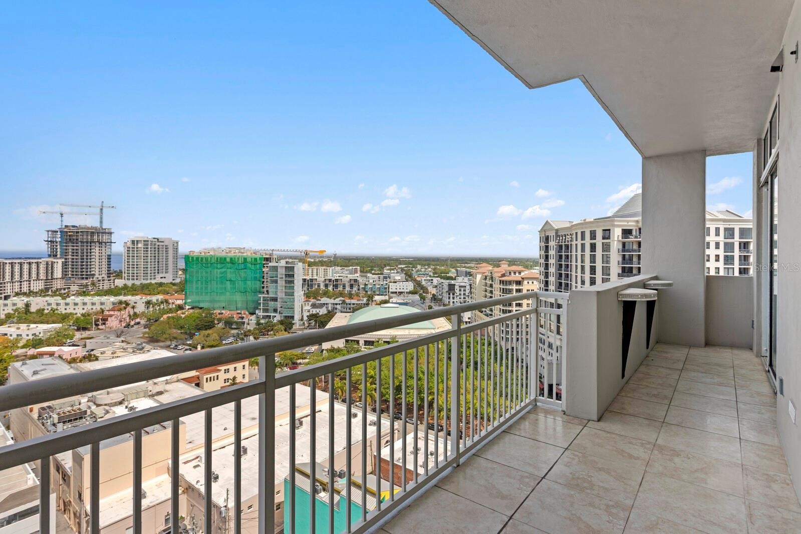 1350 MAIN ST #PH1600