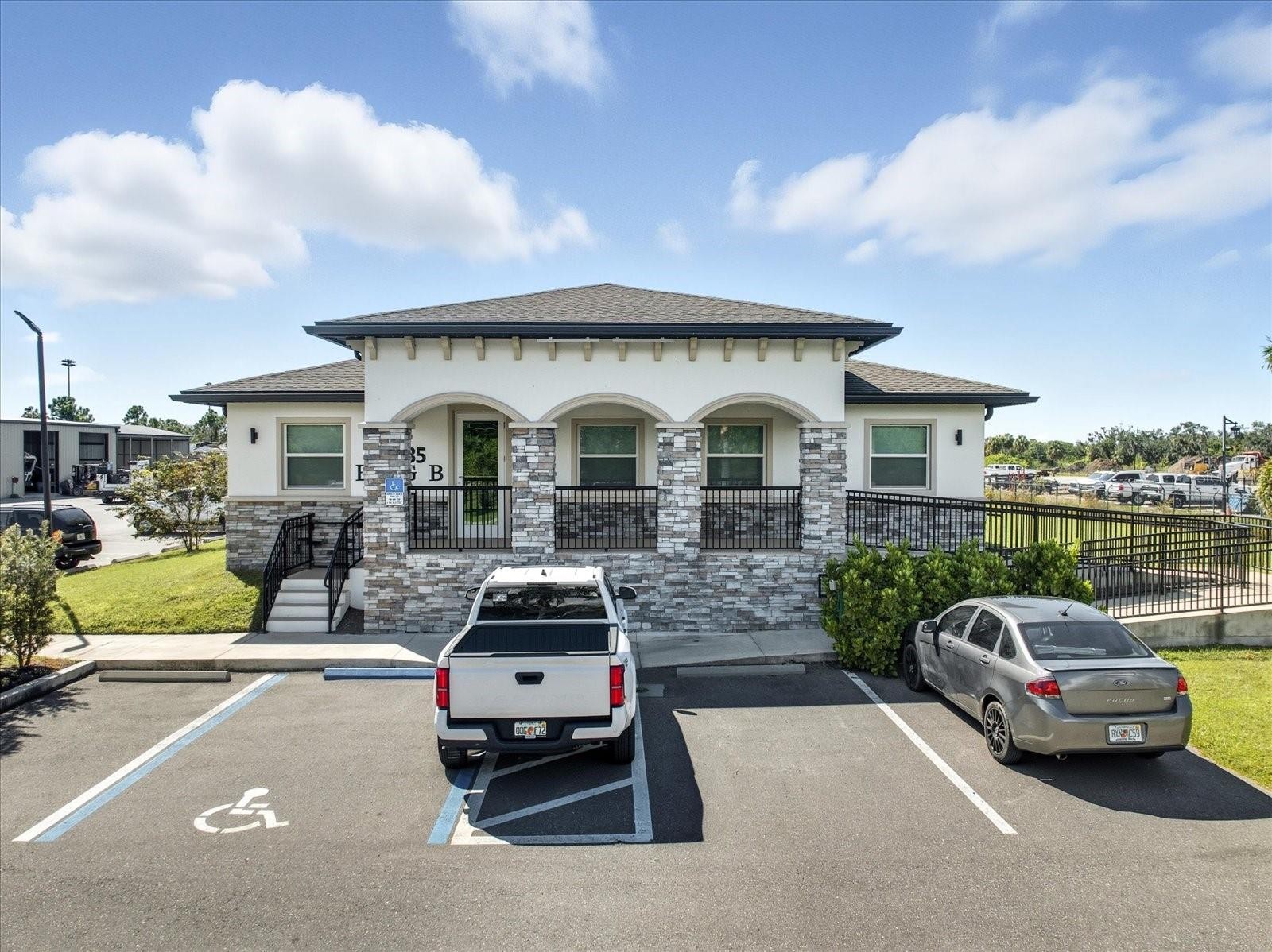 10305 US HIGHWAY 41 N