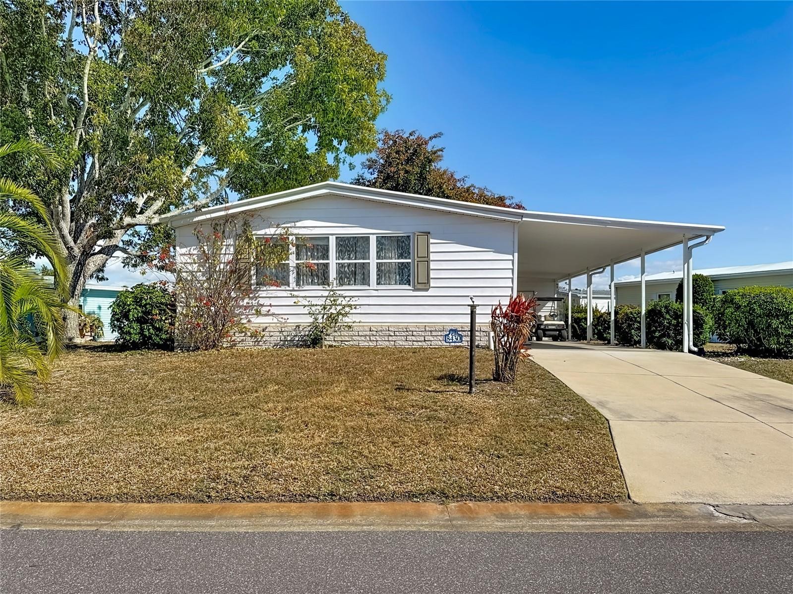 8430 IMPERIAL LAKE CIR