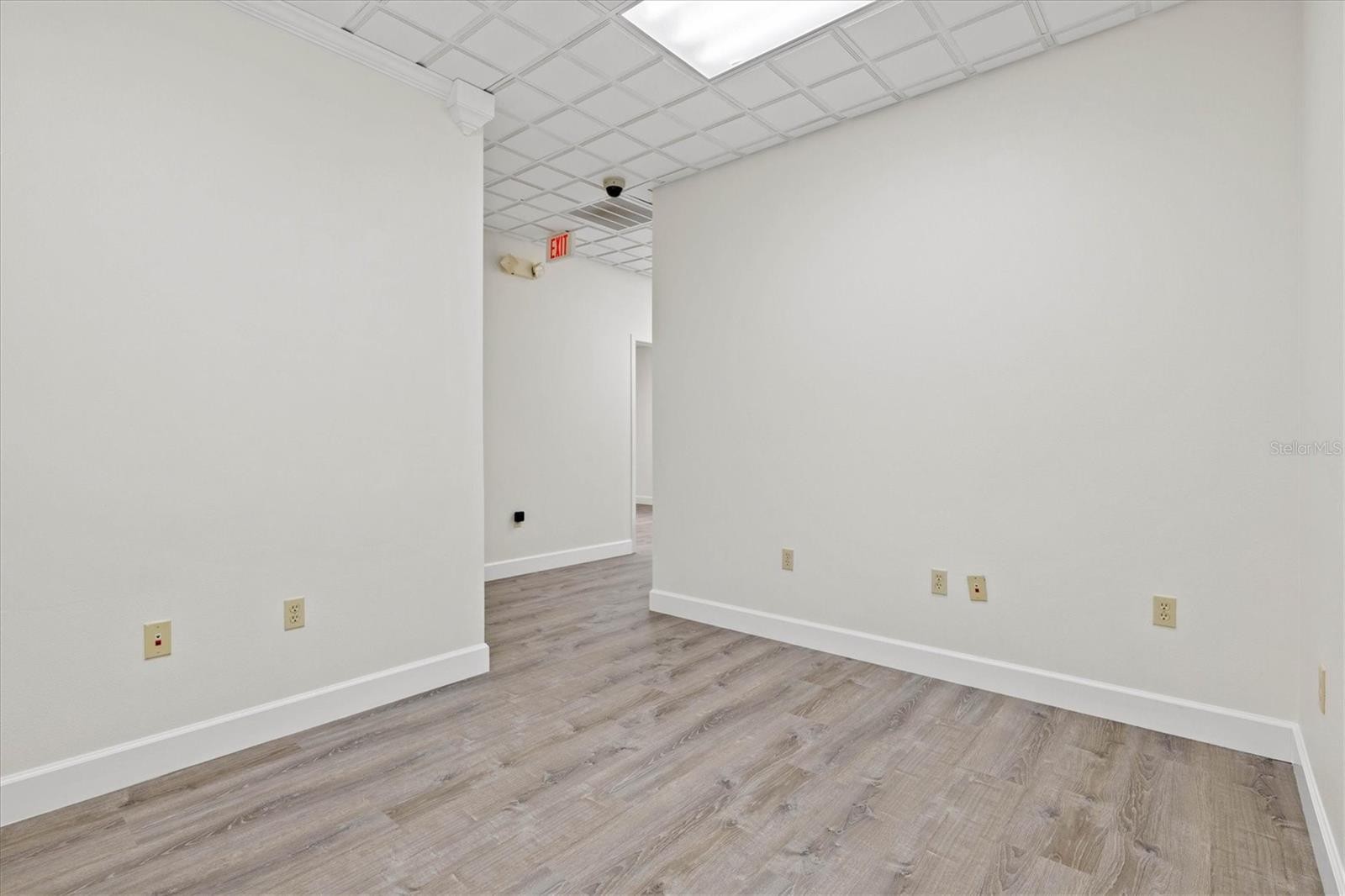 234 N RHODES AVE #105