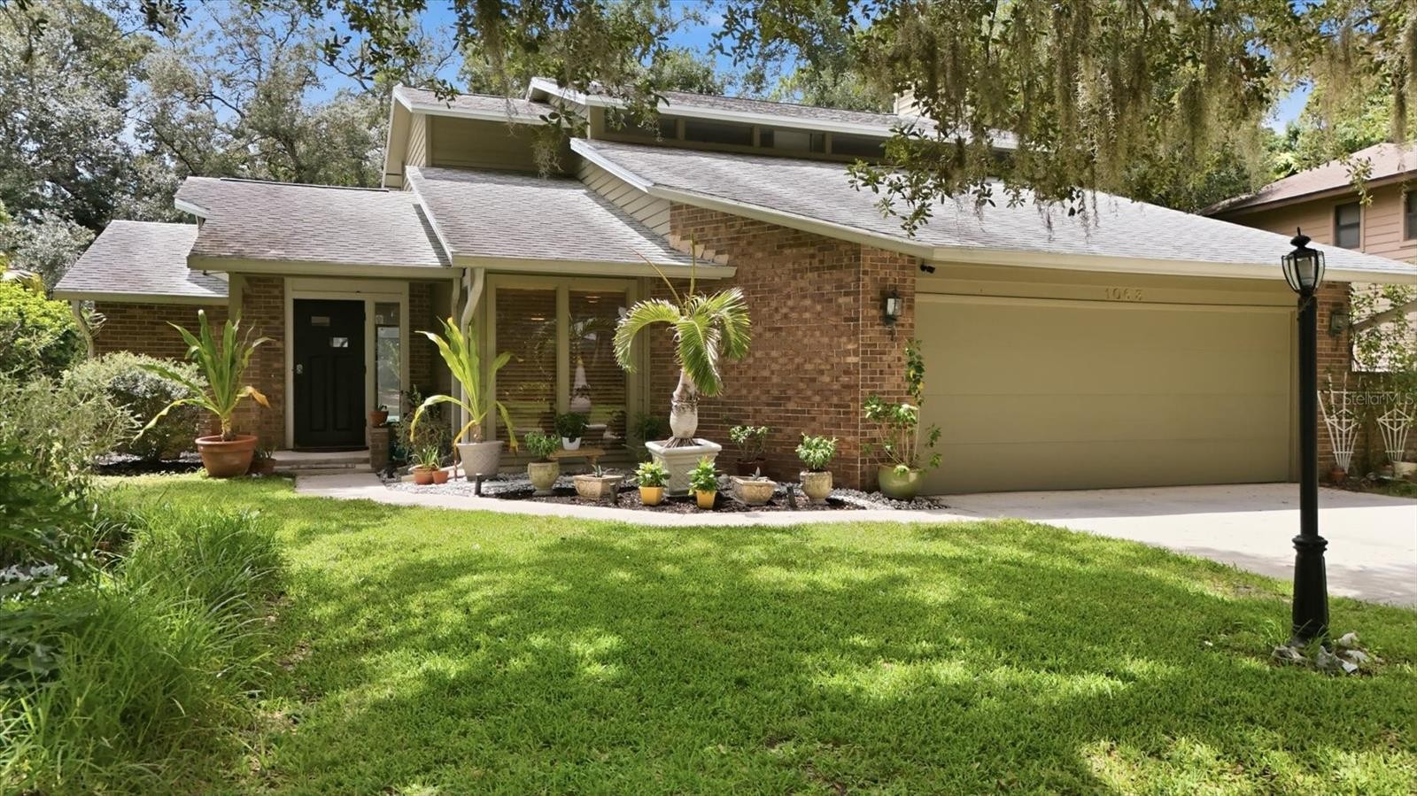 1063 GREYSTONE LN
