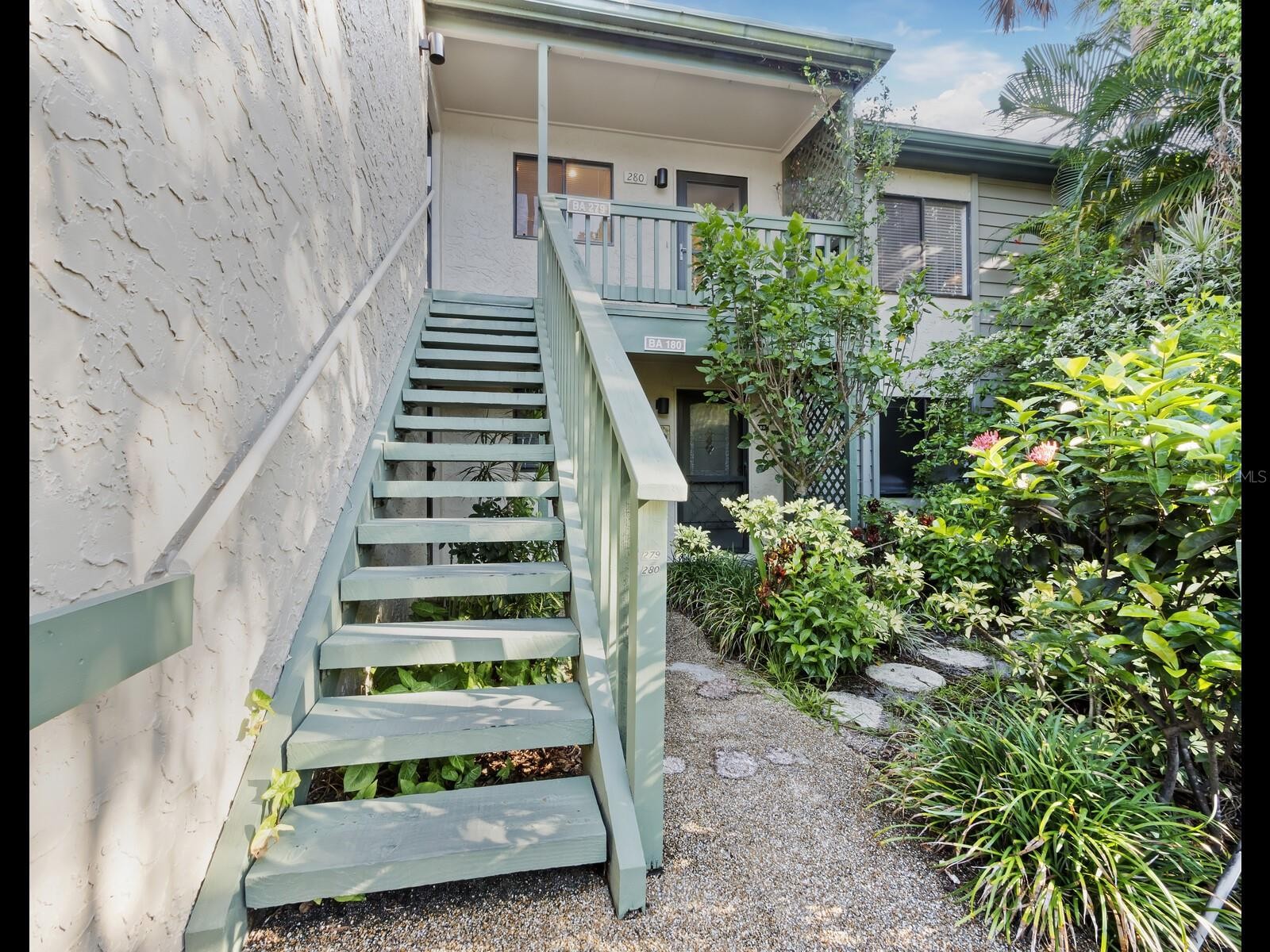 1511 PELICAN POINT DR #280