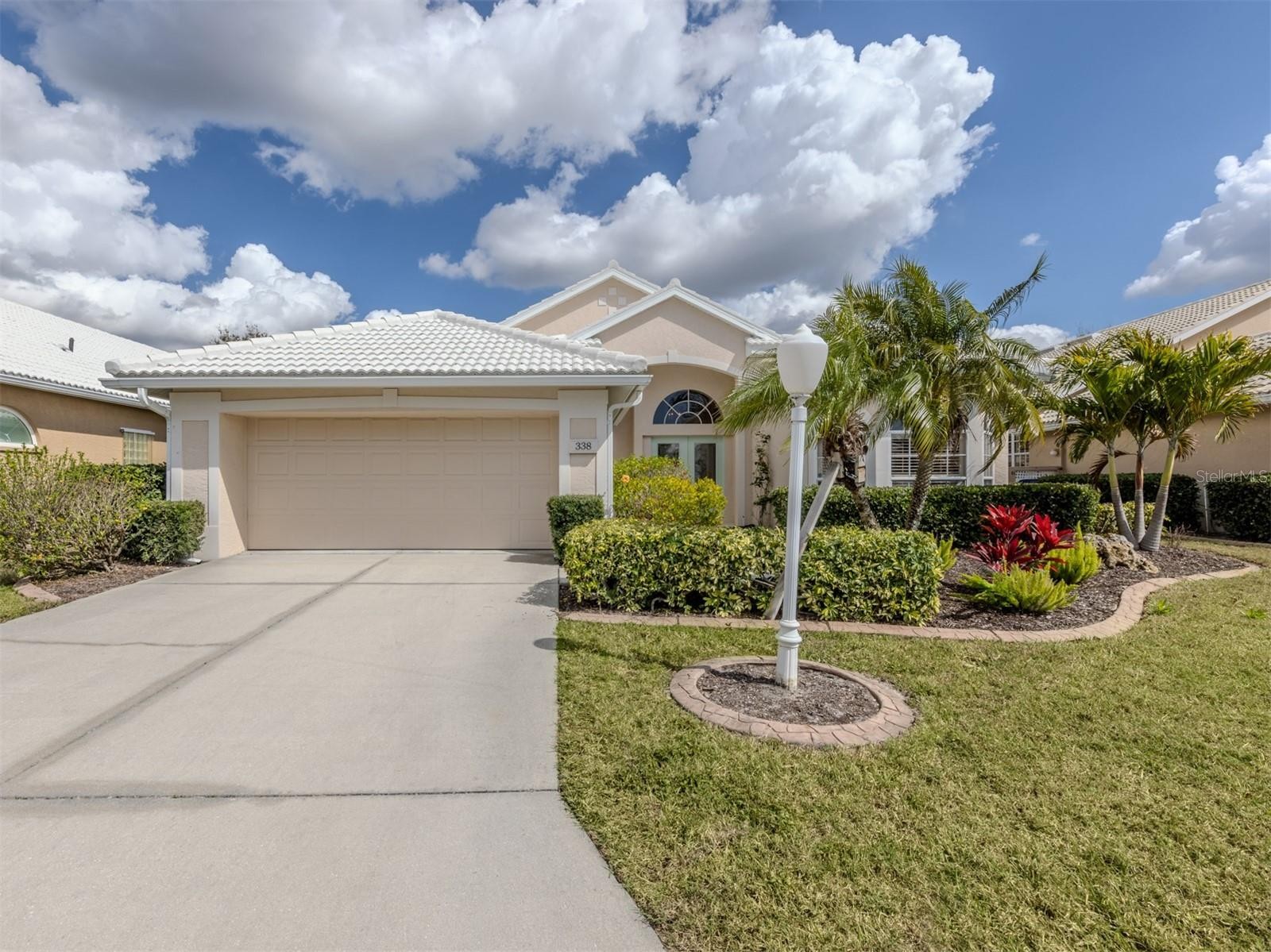 338 SAINT GEORGE CT #11