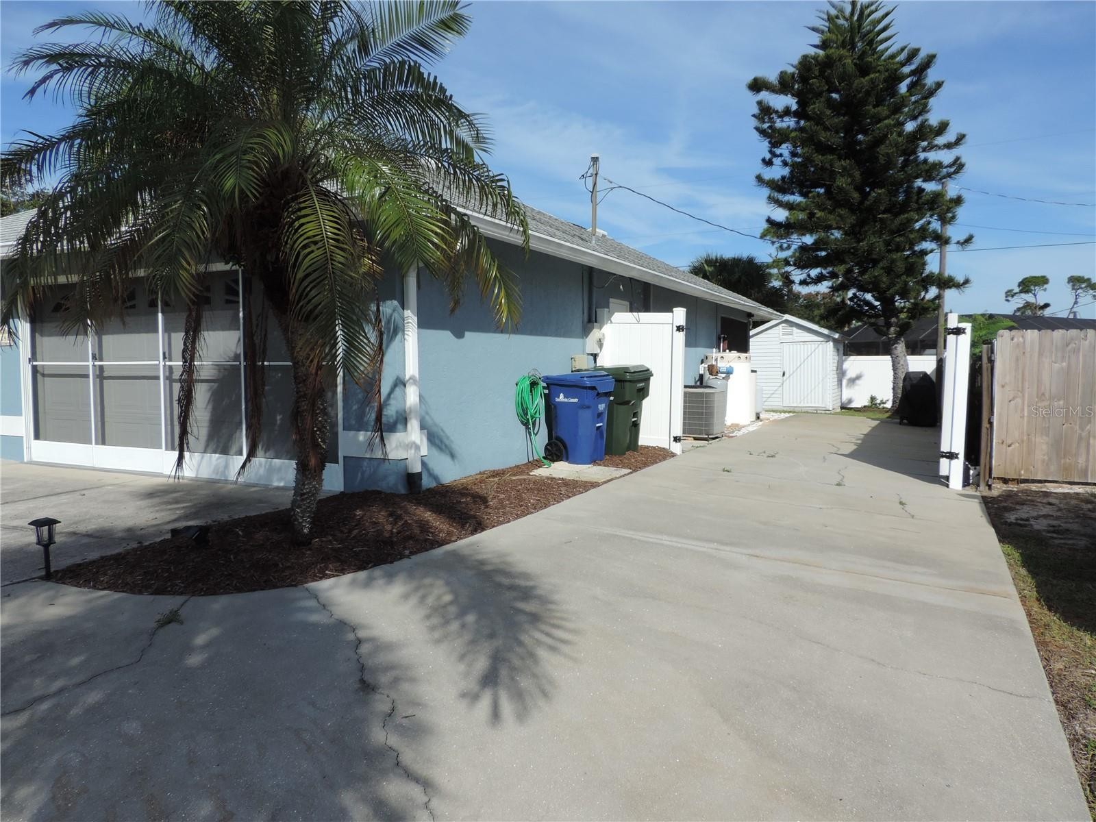 1148 ROYAL RD