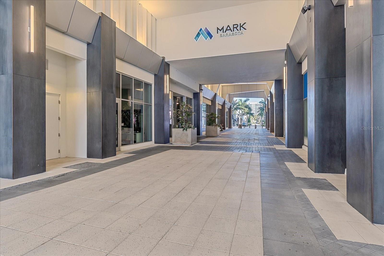 111 S PINEAPPLE AVE #816