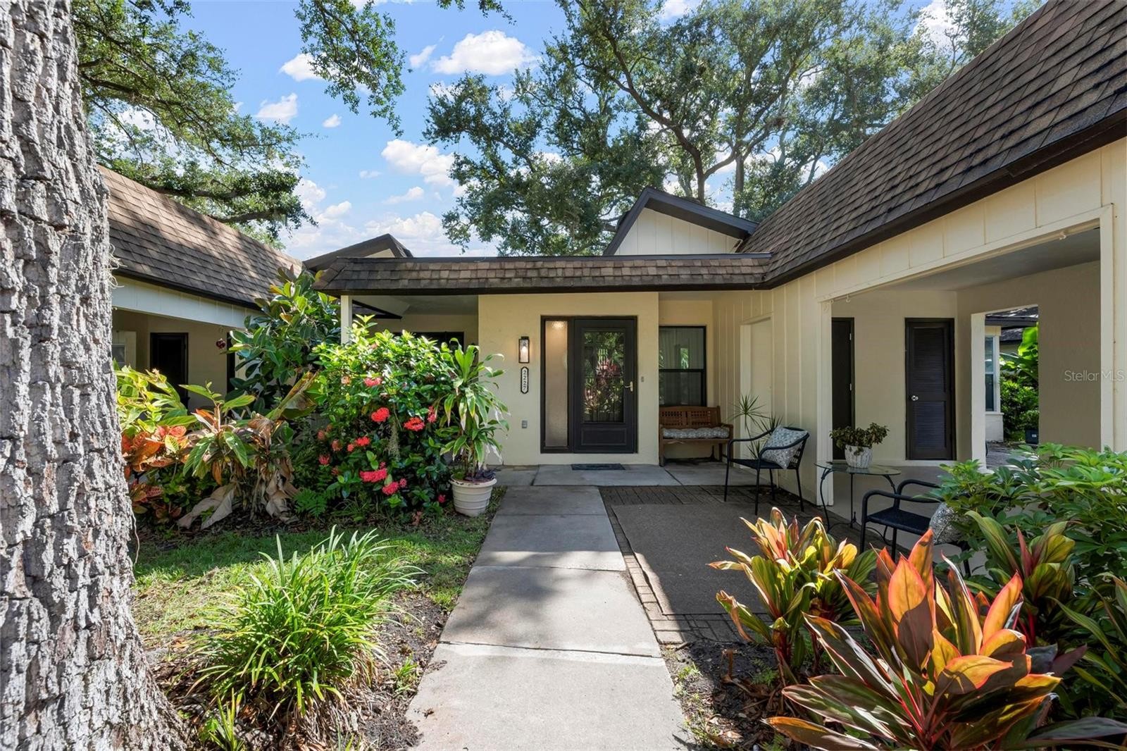 2227 CIRCLEWOOD DR #52