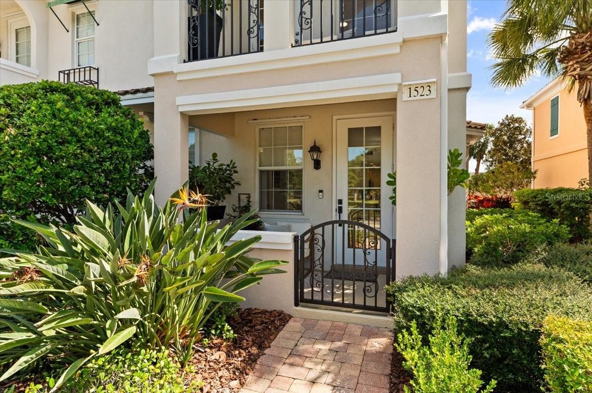 1523 NAPOLI DR E