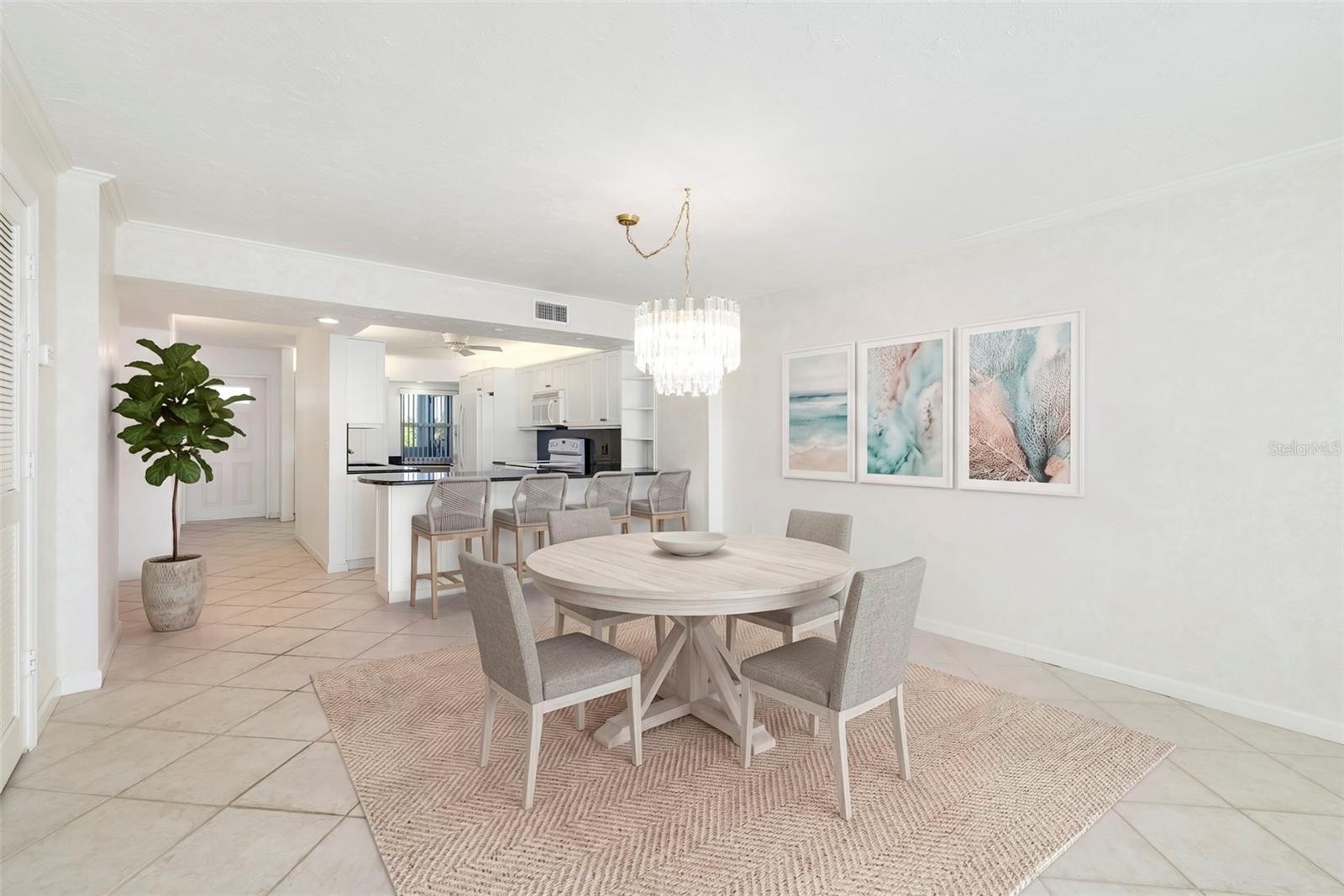 19 WHISPERING SANDS DR #201