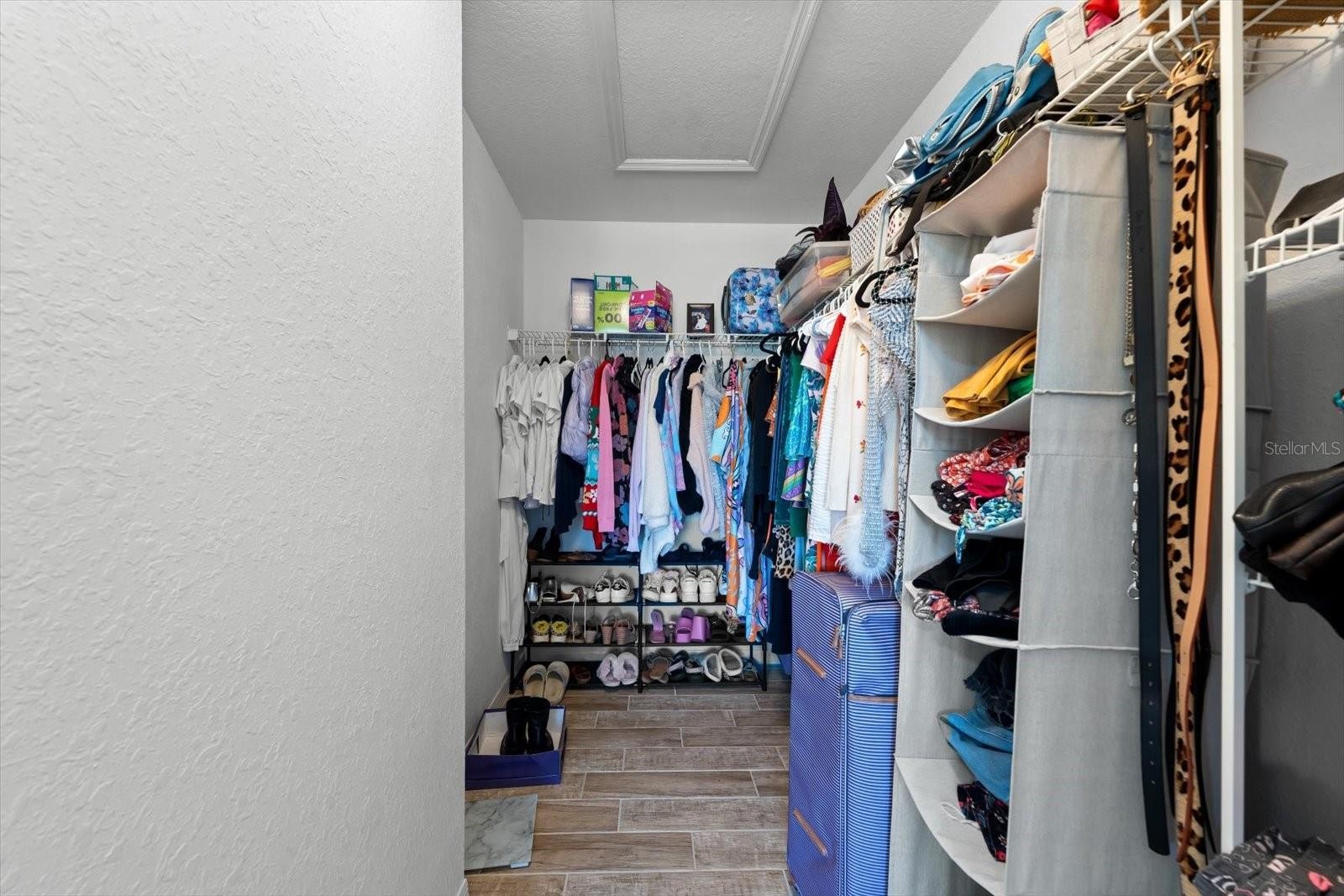 8933 MANOR LOOP #204