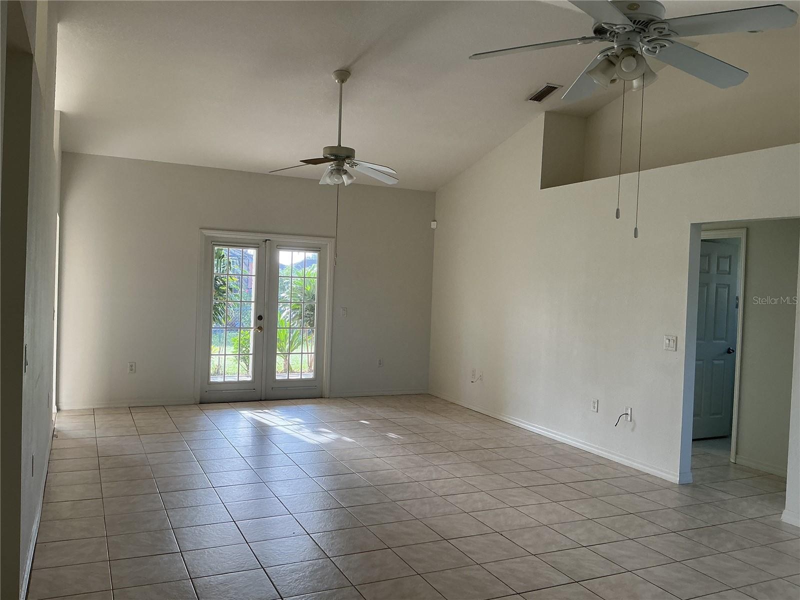 2700 S BISCAYNE DR