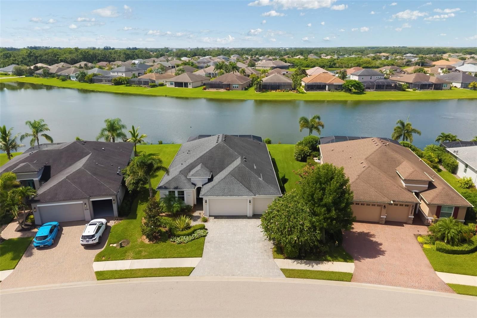 332 CHANTILLY TRL