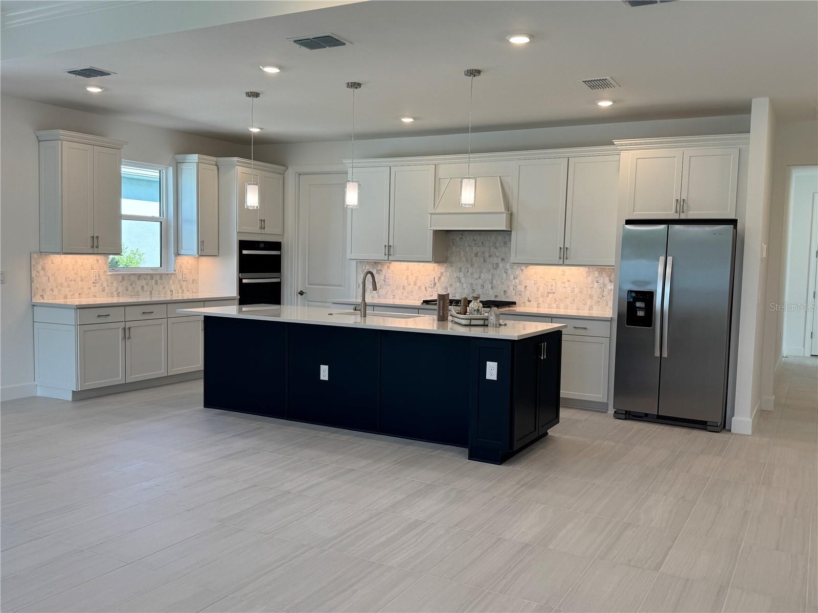 1832 SILVER SHORES BLVD