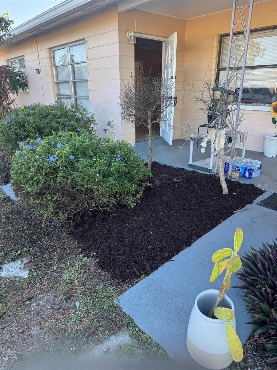 304 VENETIA UNIT A AVE #A