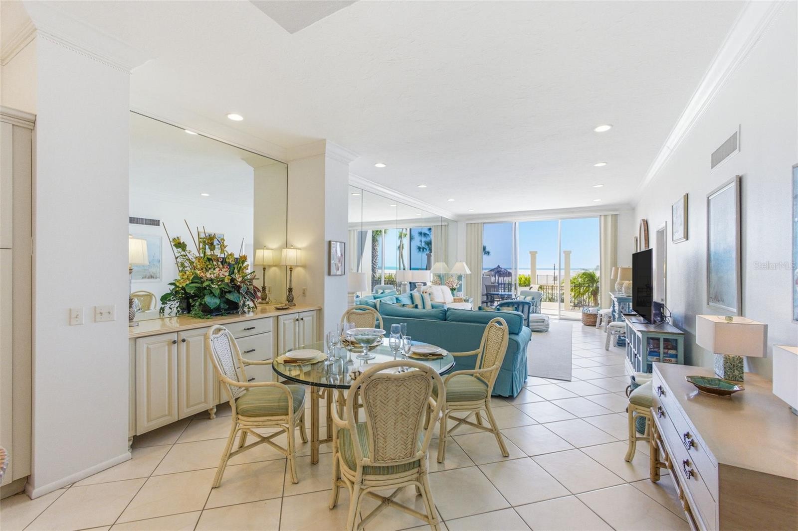 1212 BENJAMIN FRANKLIN DR #102