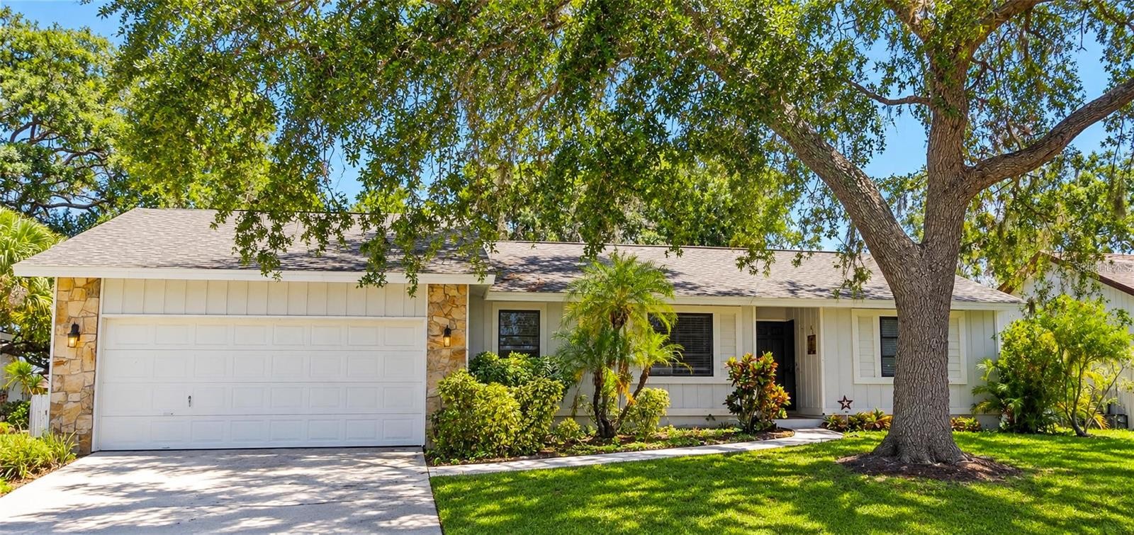 2475 WOOD OAK DR