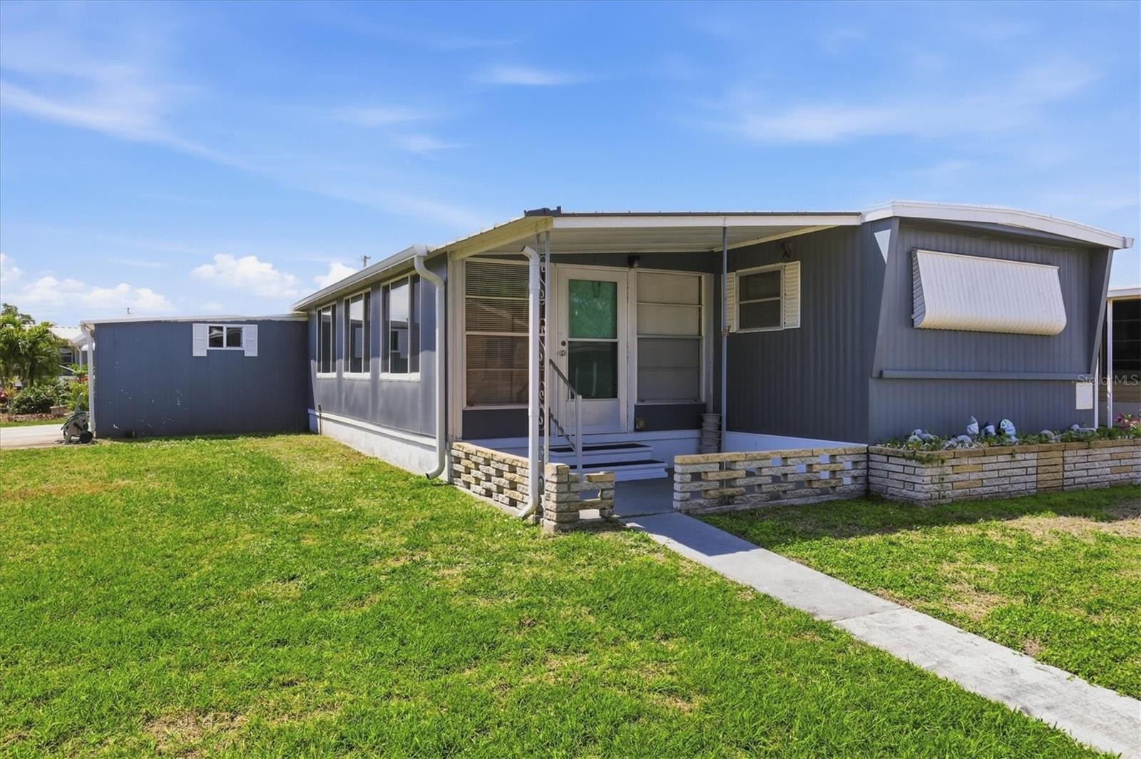 1112 46TH AVENUE DR E