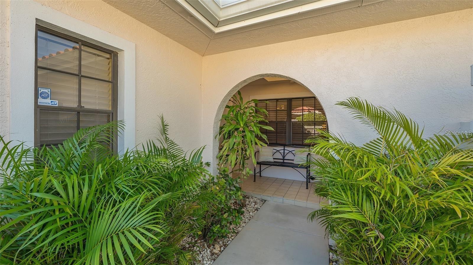 7320 GOLF POINTE CIR