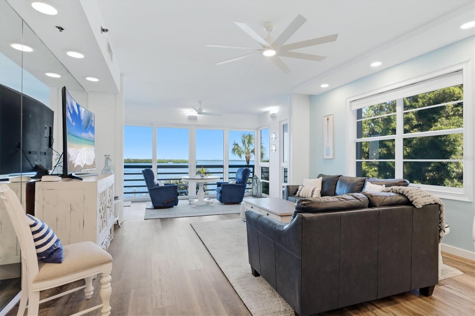 615 DREAM ISLAND PL #212