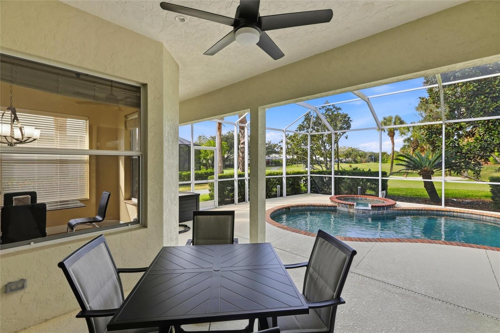508 FALLBROOK DR