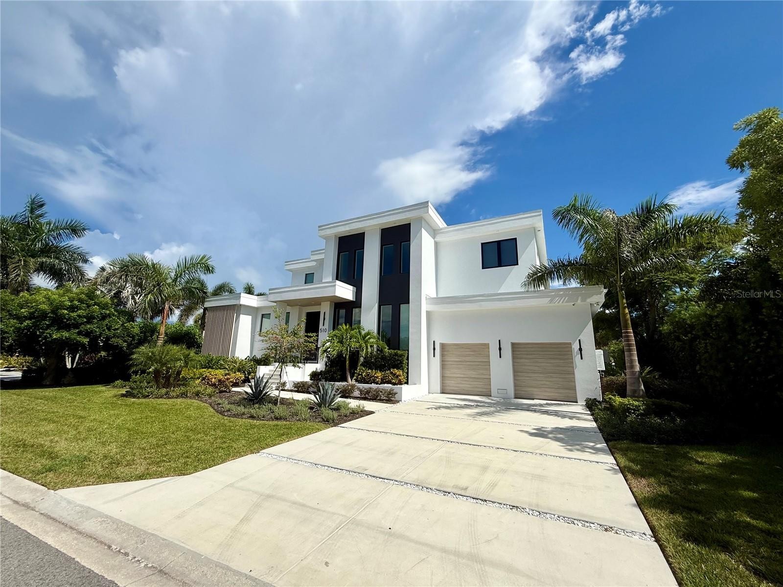 510 GOLF LINKS LN