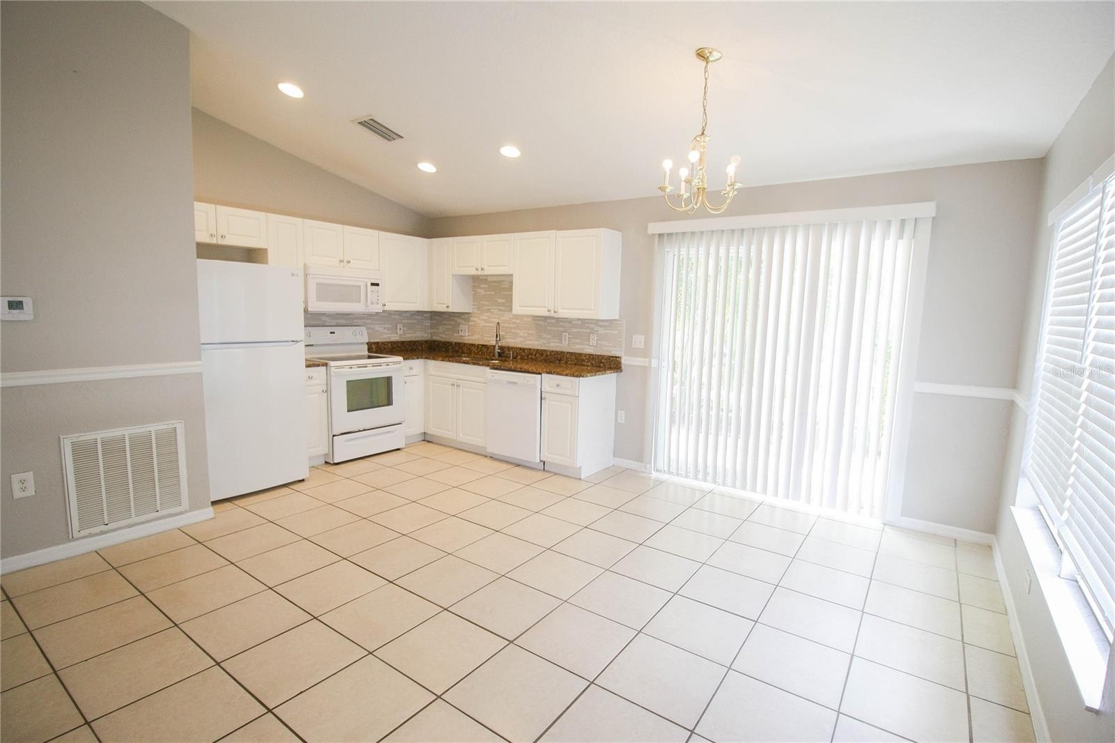 5454 KENSINGTON ST #5454