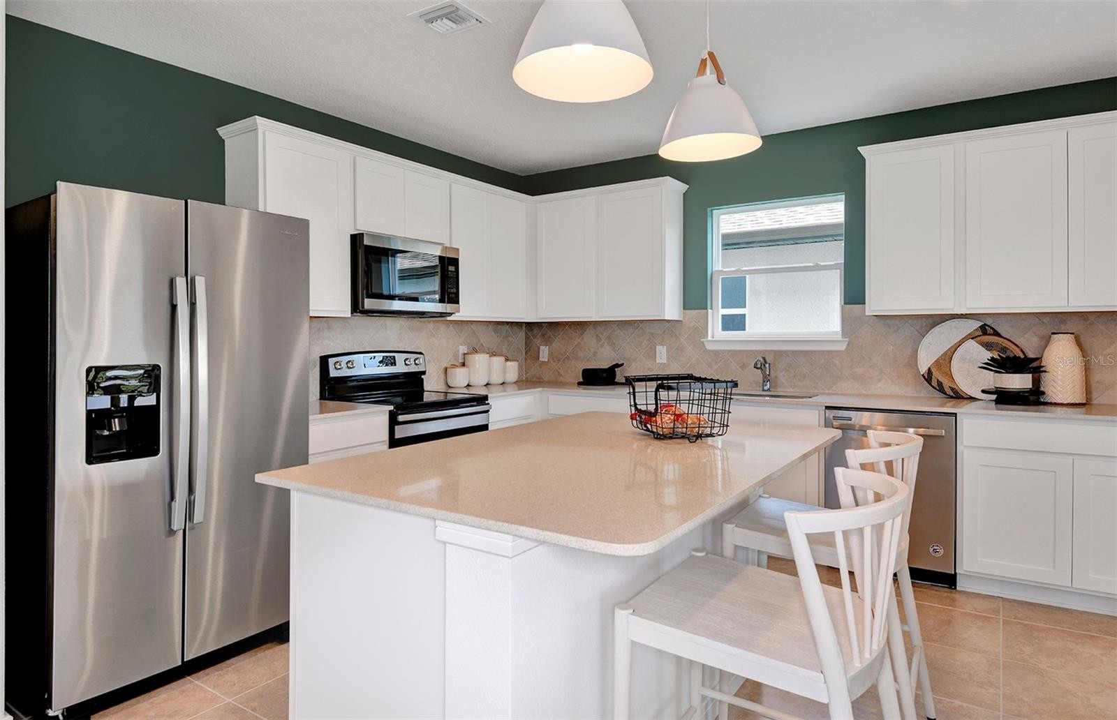 10406 HIDDEN BANKS GLN