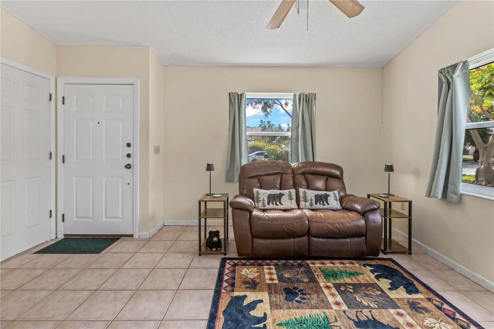 5723 DEER HOLLOW TRL