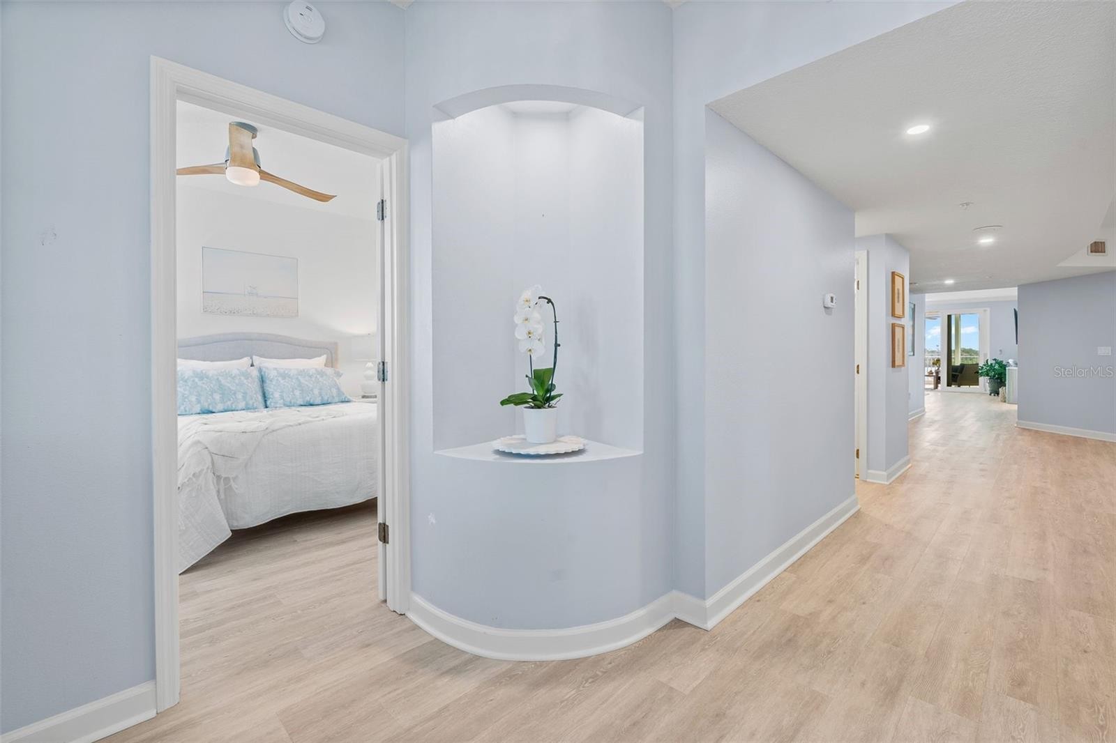 1240 DOLPHIN BAY WAY #401