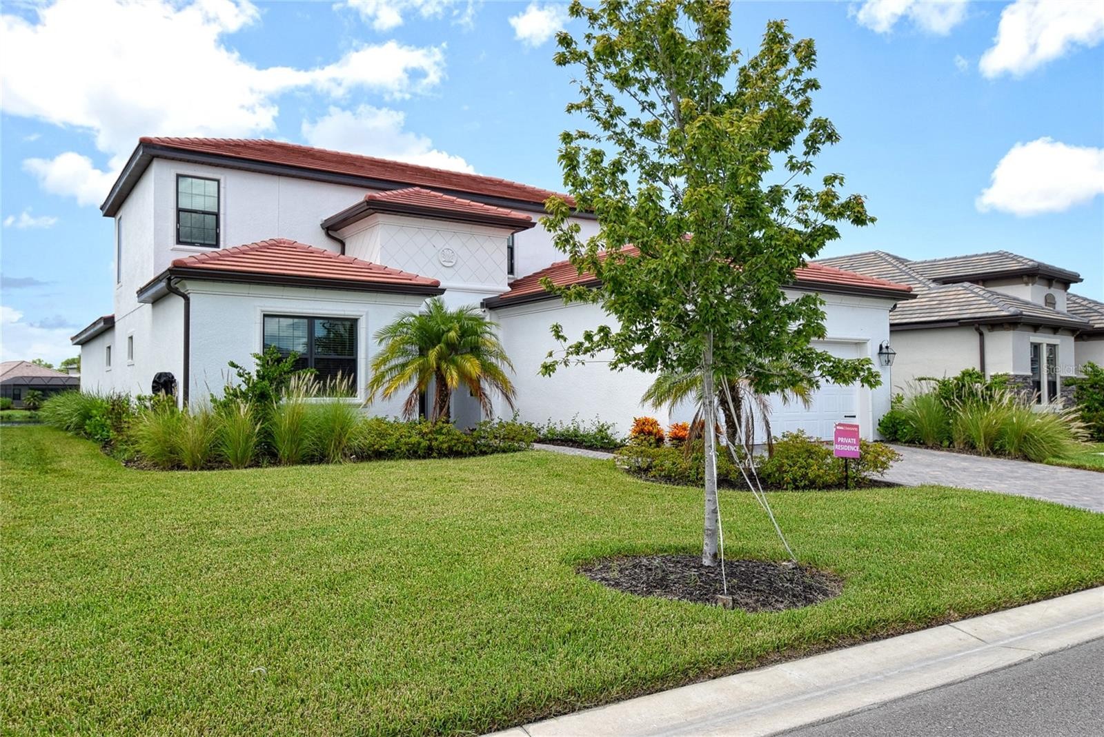437 ALBERATA WAY