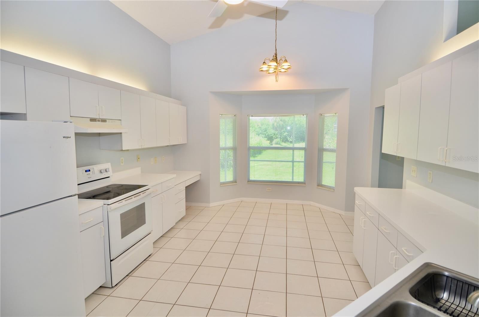 419 25TH DR E