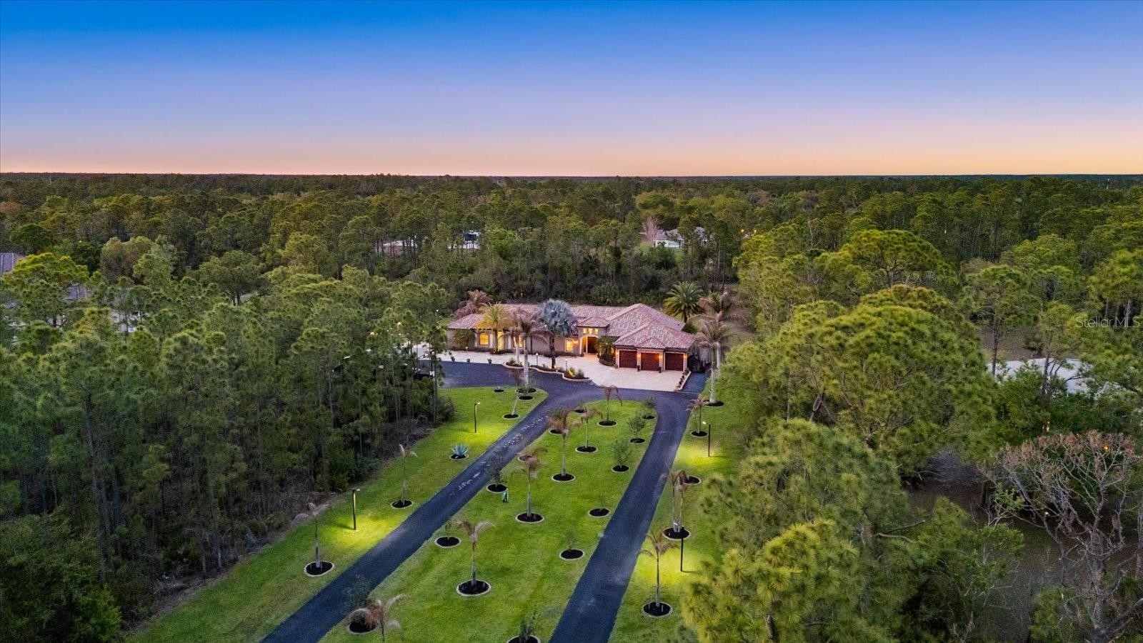 3604 TROPICAIRE BLVD