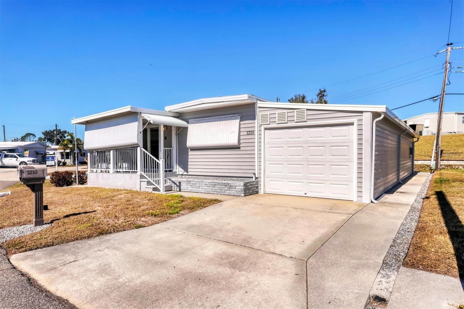 1210 41ST AVENUE DR E